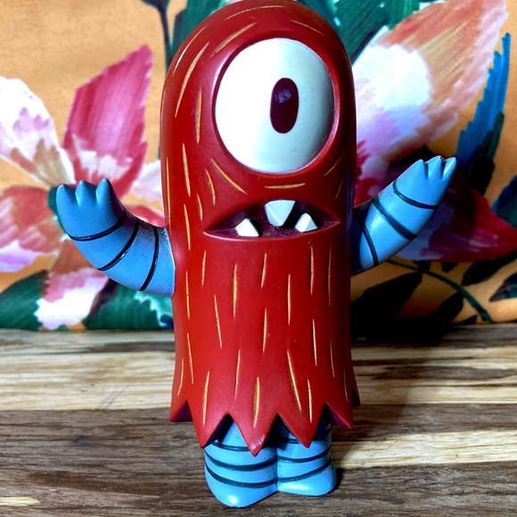 Tim Biskup 4" Red Helper 2003 Critterbox RARE - Picture 6 of 14